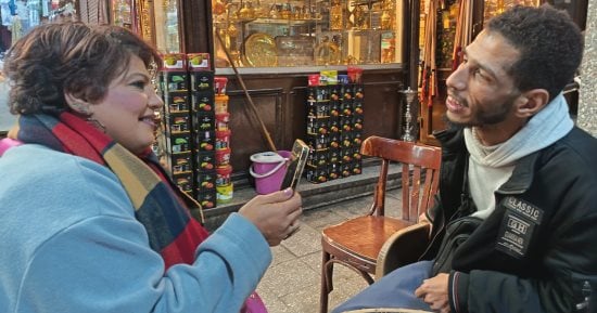 «ضحكة تهزم فصول السنة».. عبد الرحمن عوض الله: بطل مناخ لـ 29 عاما .. محارب «الحمى الشوكية» يطلب حق العدالة المناخية والإتاحة المكانية فى «كشك» يصالحه مع «درجة الحرارة» خصمه الأول