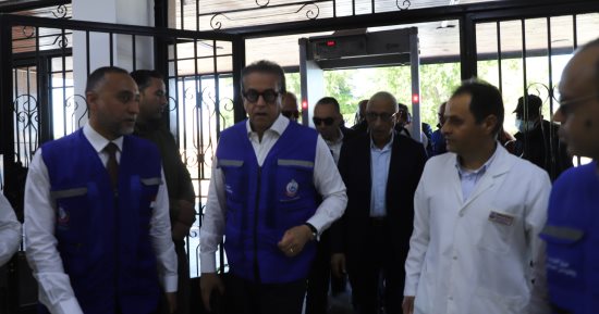 وزير الصحة يتفقد مستشفى الشيخ زويد المركزى للاطمئنان على الخدمات الطبية