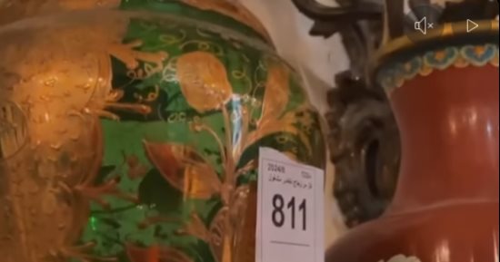 مقتنيات البشوات.. شوف إزاى بيتعمل المزاد داخل أقدم صالة فى مصر.. فيديو