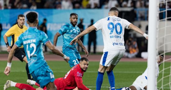 الأخدود ضد الهلال.. الزعيم يتفوق بهدف كريم بنزيما فى الشوط الأول (فيديو)