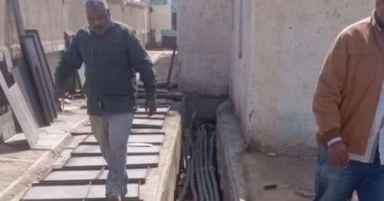 محافظ أسوان يتابع تحسين التغذية الكهربائية لقرى مبادرة حياة كريمة