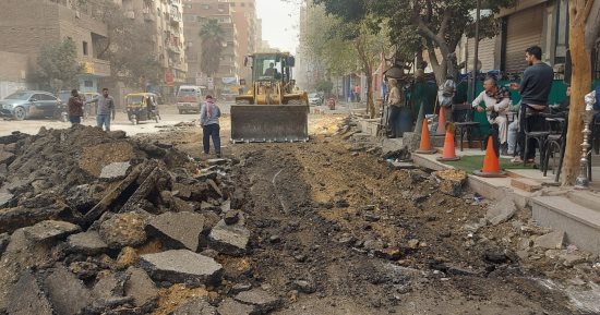 محافظ الجيزة يعلن بدء تطوير ورصف شارع ناهيا بحى بولاق الدكرور.. صور