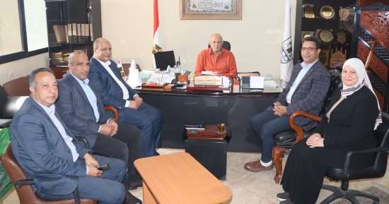 السكرتير العام لمحافظة بنى سويف يلتقى وفدًا من وزارة المالية.. تفاصيل