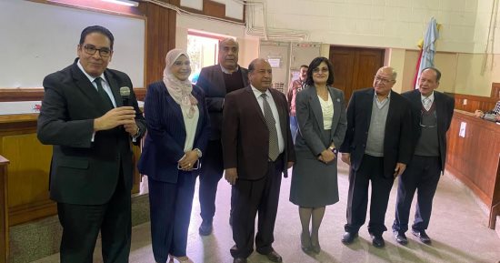 رئيس جامعة القاهرة يتفقد عددا من الكليات لمتابعة انطلاق الفصل الدراسى الثانى
