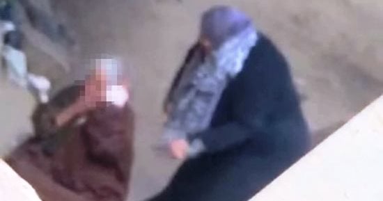 المتهمة بتعذيب والدتها بالشرقية: لم أقصد ضربها خفت تخرج لأنها مريضة بألزهايمر