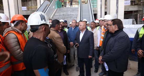 كامل الوزير يتفقد الخط الأول للقطار الكهربائى السريع من العلمين للإسكندرية