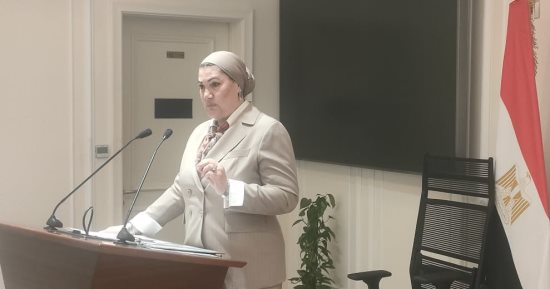 رئيس القومي للطفولة تطالب بعقوبات للاستغلال والابتزاز الإلكترونى للأطفال