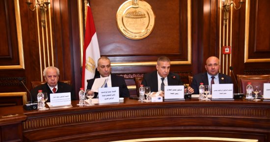 لجنة الزراعة بمجلس الشيوخ تناقش تحديات التمويل والبحث العلمي