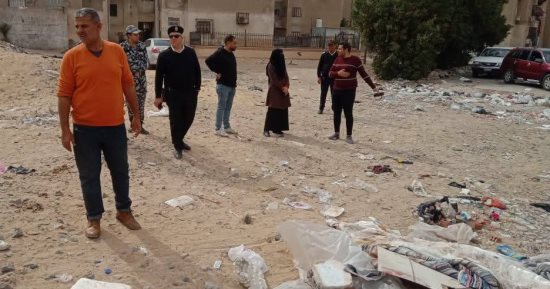 محافظ الإسماعيلية يتابع جهود وحدة تنظيم المخلفات لإزالة أماكن النباشين