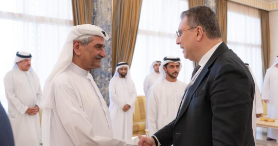 حمد الشرقى يستقبل ضيوف ملتقى الفجيرة الإعلامى