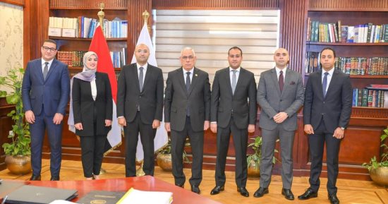 النائب العام يستقبل رئيس الاستئناف لنيابة الشئون الاقتصادية والمحامي العام للشئون الضريبية 