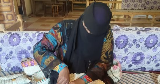 تحف من مخلفات النخيل بأسوان.. تدريب الفتيات على المشغولات اليدوية