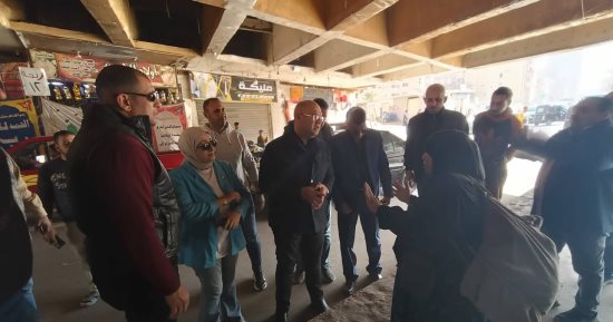 نائب محافظ الجيزة يستمع لشكاوى المواطنين خلال جولة ميدانية.. صور