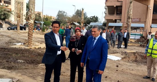 رئيس جامعة بنها يتفقد زراعة النخيل بكلية التربية بكفر سعد ضمن مبادرة 100 مليون شجرة