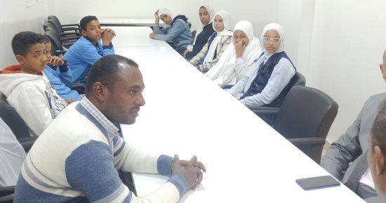 ملتقى فكرى ثقافى يجمع الأدب والقانون والتعليم بمكتبة مصر العامة بمدينة إسنا.. صور