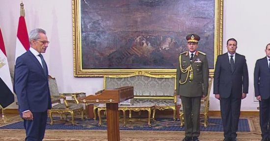 هاني عازر يؤدى اليمين الدستورية وزيرًا لشئون المجالس النيابية