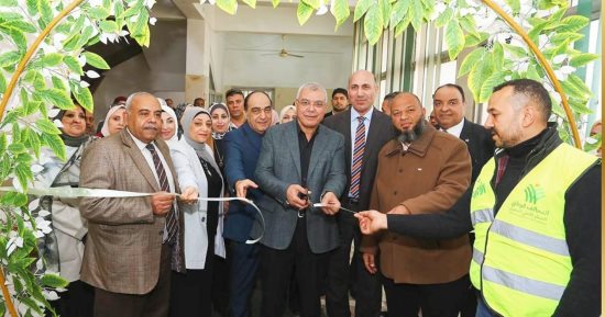 معرض ملابس مجانى لدعم 750 طالب بجامعة الزقازيق