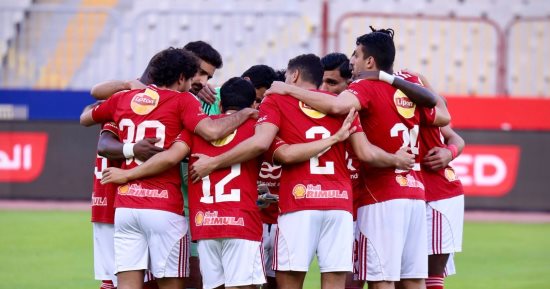 جماهير الأهلى تشعل مباراة الإسماعيلى بهتافات "جمهور دا حماه".. فيديو