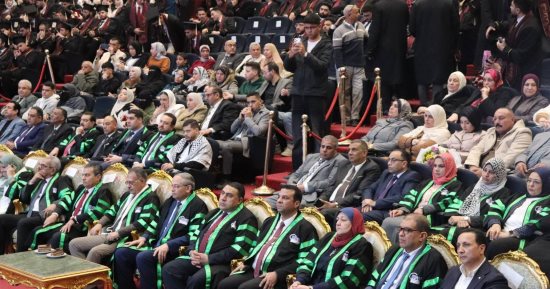 رئيس جامعة كفر الشيخ يشهد حفل تخريج الدفعة السادسة بكلية طب الفم والأسنان