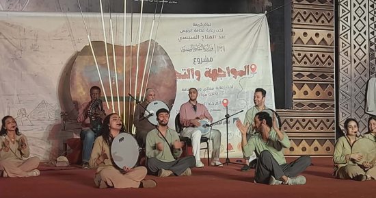 ختام العرض المسرحى السمسمية على مسرح فوزى فوزى بأسوان