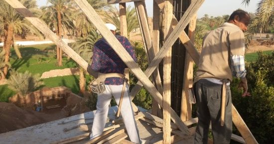 مجلس مدينة الأقصر يوقف تنفيذ عدد من أعمال البناء المخالف في المهد