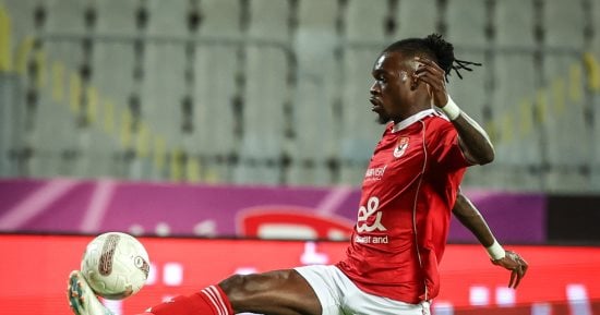 وكيل كامويش: اللاعب يستحق فرصة مع الأهلى ولم يخطئ في توروب 