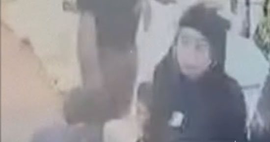 سرقت مكسرات بـ 12 ألف جنيه علشان تبيعها أون لاين وحاولت تهرب فدهست العامل