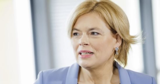 رئيسة البرلمان الألمانى تتفقد الأوضاع الميدانية فى قطاع غزة