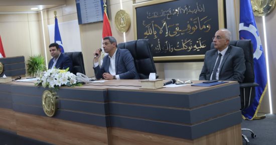 محافظ السويس: تكثيف العمل خلال شهر رمضان وشادر للسلع الغذائية لخدمة المواطنين