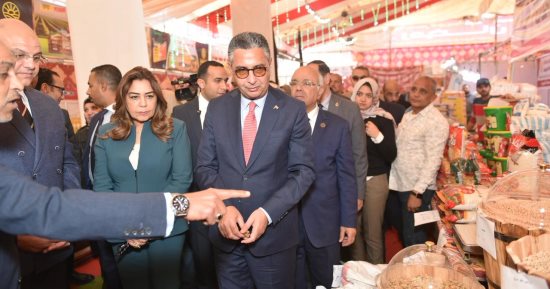 وزير التموين ووزيرة التنمية المحلية يفتتحان معرض أهلا رمضان بالقليوبية