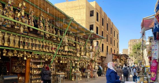 مرحب شهر الصوم.. بهجة الفوانيس تزين الخيامية مع اقتراب شهر رمضان الكريم