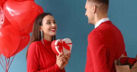 أغرب هدايا عيد الحب فى جميع أنحاء العالم.. من العنكبوت للفرخة