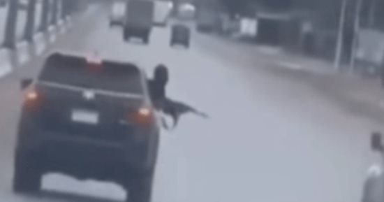مطاردة هوليودية فى المغرب.. تبادل إطلاق النار بين سيارتين والأمن يتدخل