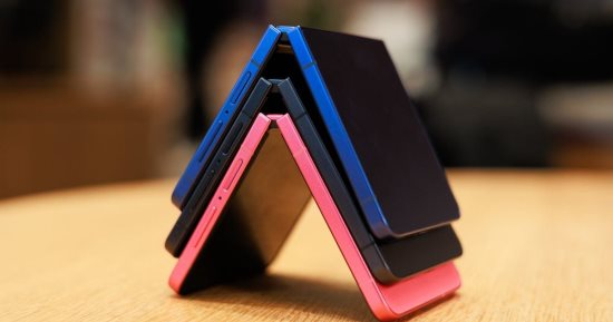 آيفون Flip قد يصل سريعا.. وآبل تقترب من دخول عالم الهواتف القابلة للطى