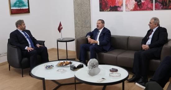 الممثّل الخاص للرئيس الفلسطينى يعرب عن رفضه توطين الفلسطينيين فى لبنان