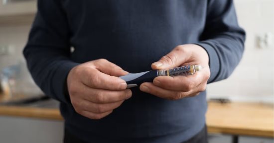 صحتك بالدنيا: ابتكار أنسولين جل بديلا للحقن.. والوقاية من حساسية الأتربة والعين