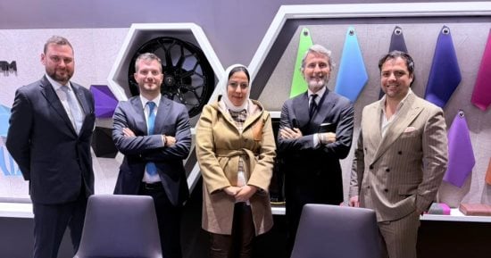 رئيس لامبورجينى العالمية يؤكد "لليوم السابع": أولولويتنا هي إرضاء العملاء واختيار البعض لزيارة إيطاليا