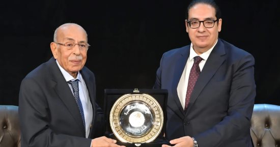 رئيس جامعة القاهرة ناعيا مفيد شهاب: شرفت بالتتلمذ على يده وسيظل علامة مضيئة