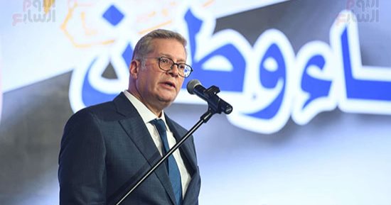 وزير البترول: تنسيق مشترك مع وزارة الكهرباء للتوسع فى استراتيجية الطاقة المتجددة
