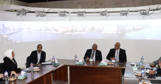 محافظ القليوبية يبحث تطوير الواجهات المطلة على الطريق الدائري