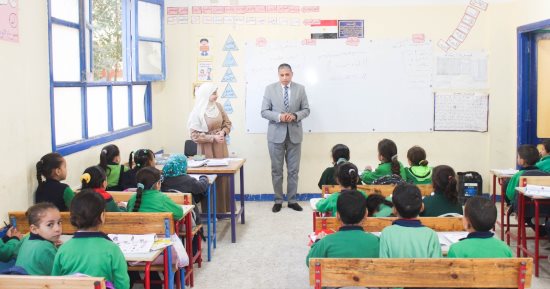 مدير تعليم الجيزة يشدد على الالتزام بخطط العلاج التربوى للطلاب ضعاف المستوى