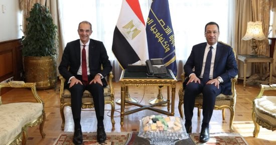 وزارة الاتصالات تشهد مراسم تسليم وتسلم بين الوزيرين السابق والحالي