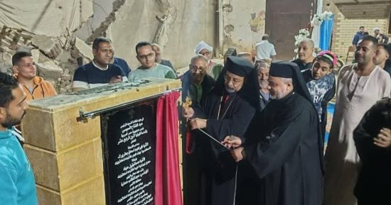 بطريرك الأقباط الكاثوليك يضع حجر أساس كنيسة العذراء بالمريس: «إخريستوس آنستي» علامة قيامة جديدة