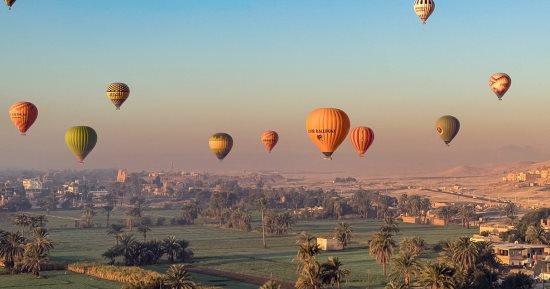 إلغاء تحليق رحلات البالون الطائر فى سماء غرب الأقصر للتقلبات الجوية