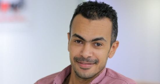 أداء صلاة الجنازة على جثمان الزميل محمود نصر قبل نقله لمسقط رأسه فى قنا