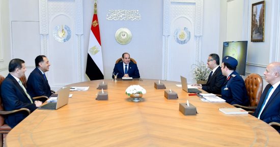 الرئيس السيسى يتابع توافر الغذاء والمخزون الاستراتيجى فى رمضان.. ويشدد على محاسبة المتلاعبين بالأسعار ومنع المضاربات.. تخفيضات تصل إلى 25% بمعارض "أهلا رمضان".. وتوزيع 2.5 مليون كرتونة وحقيبة رمضانية