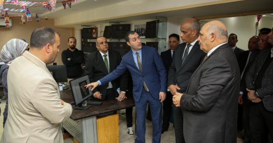 محافظ كفرالشيخ يتفقد إدارات الديوان العام لرفع كفاءة الجهاز الإداري