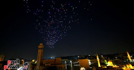 من التراث إلى السماء.. المسحراتى وزينة رمضان يزينان سماء مسجد الحسين