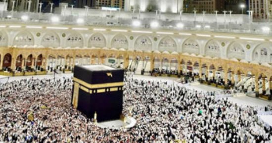 أجواء روحانية بالمسجدين الحرام والنبوى فى أول تراويح برمضان 1447.. صور
