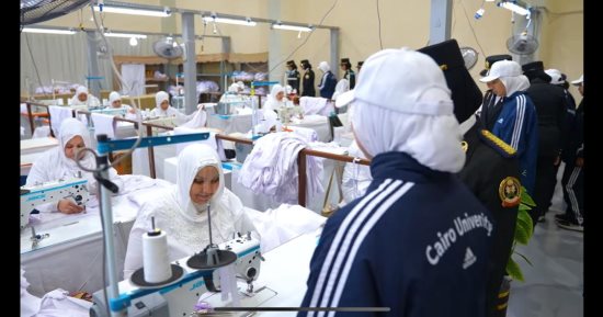 "البراند" خلف الأسوار.. نزلاء مراكز الإصلاح يتعلمون تصنيع الملابس الجاهزة (صور)